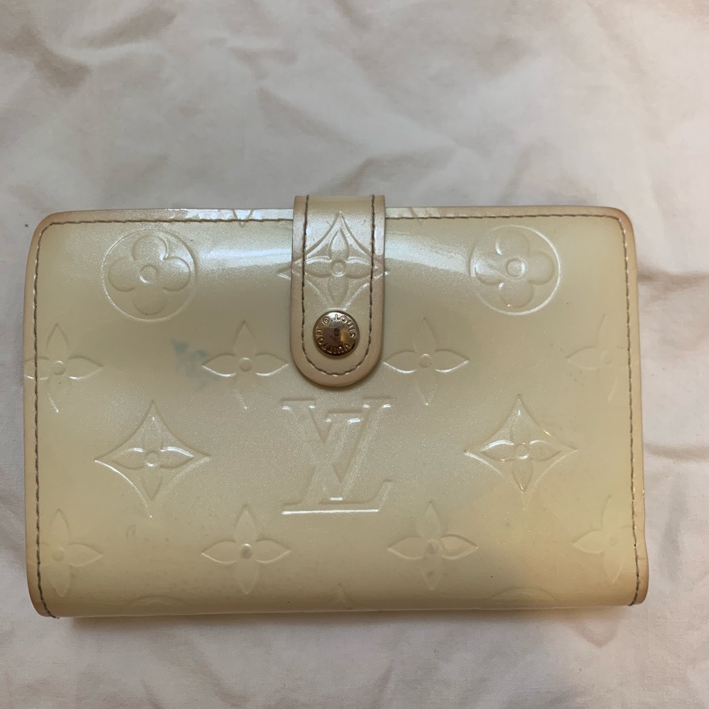 Authentic Louis Vuitton vernis French wallet